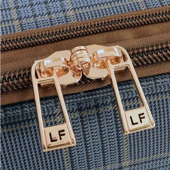 London Fog Brentwood III 24” Checked Spinner Luggage Medium Exp. Suitcase Wheels - Picture 5 of 11